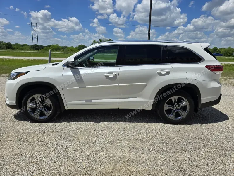 2018 Toyota Highlander Limited AWD photo 35