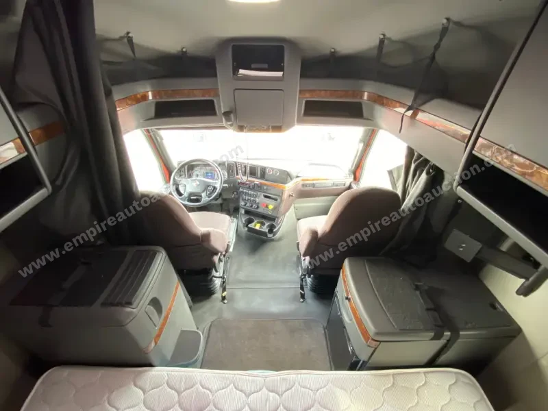 2018 International LT photo 25