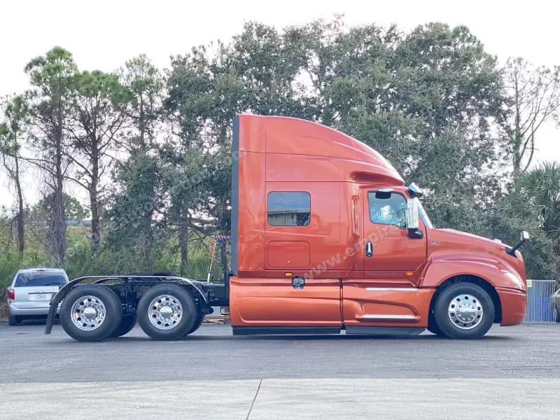 2018 International LT photo 5