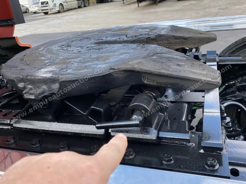 2018 International LT photo 15
