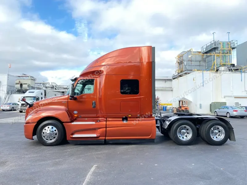 2018 International LT photo 38