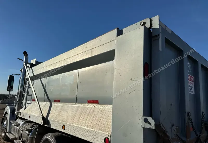 2013 Freightliner Coronado Dump Truck photo 23