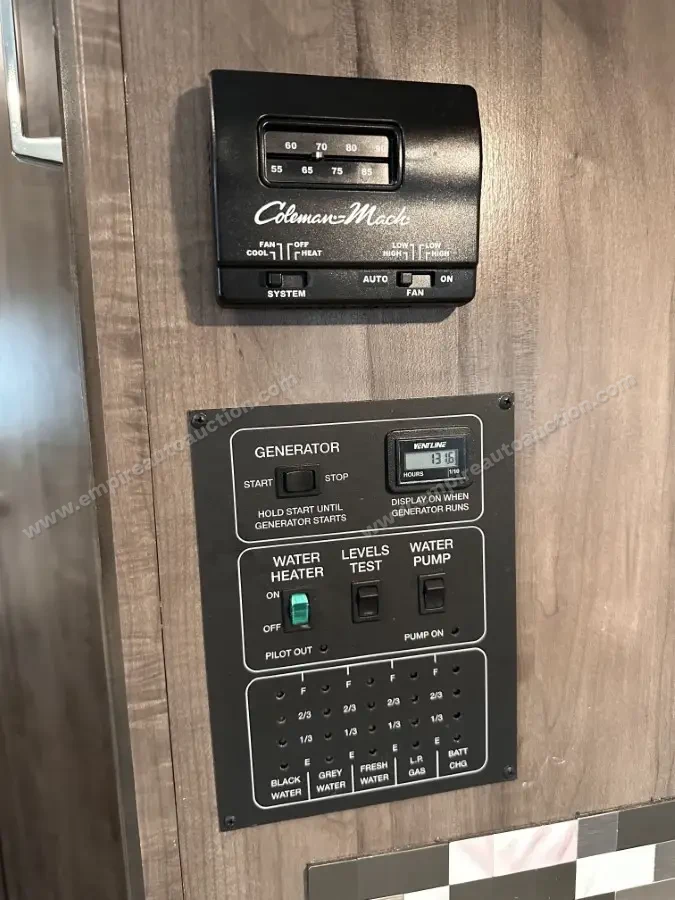 2018 Winnebago Spirit 25B photo 17