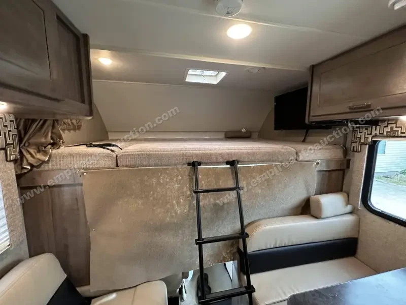 2018 Winnebago Spirit 25B photo 22