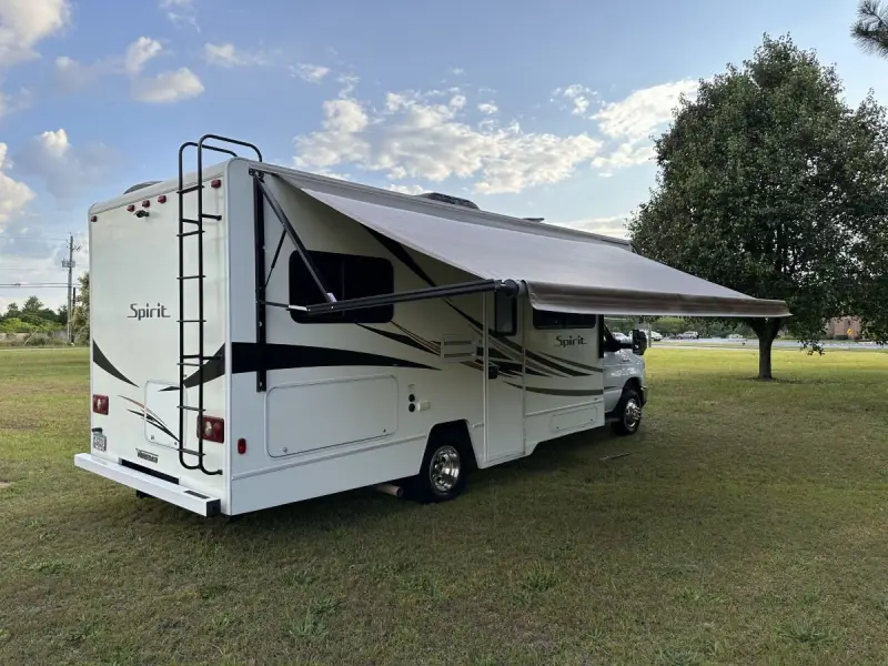 2018 Winnebago Spirit 25B photo 31