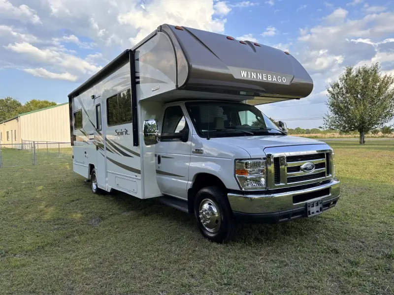 2018 Winnebago Spirit 25B photo 38