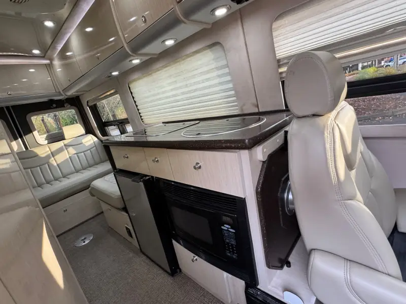 2011 Airstream Interstate 3500 Lounge photo 23