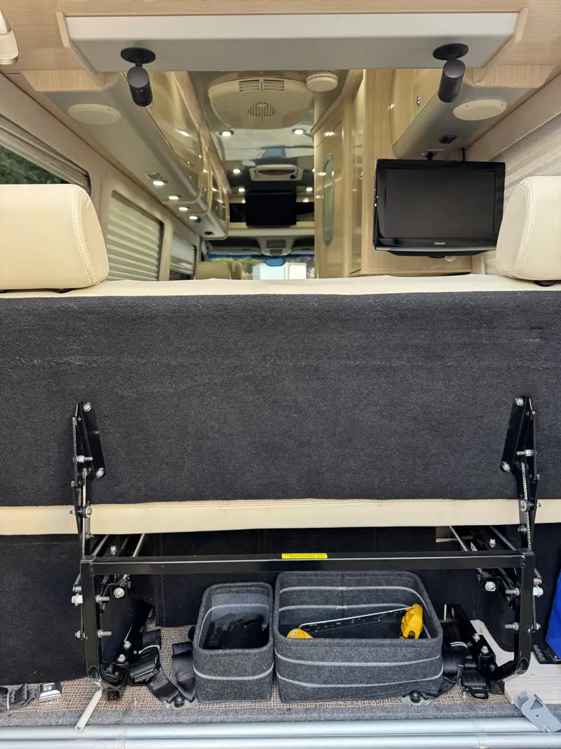 2011 Airstream Interstate 3500 Lounge photo 39