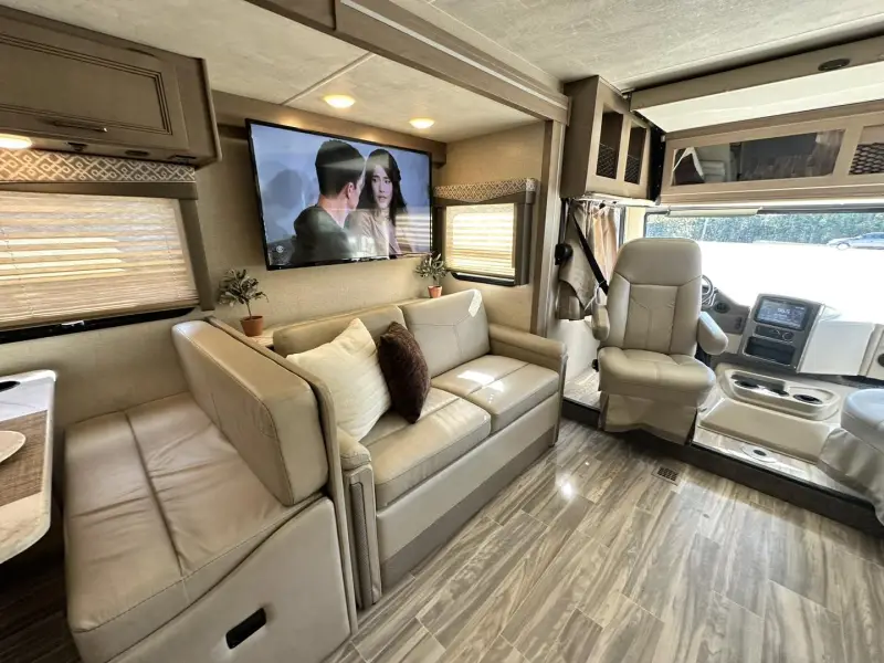2020 Thor ACE 33.1 photo 7