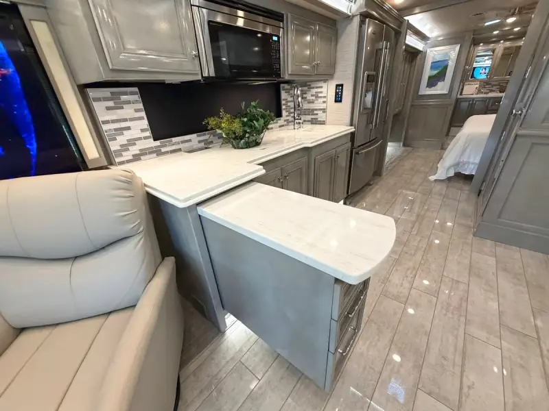 2020 Tiffin Phaeton 37BH photo 26