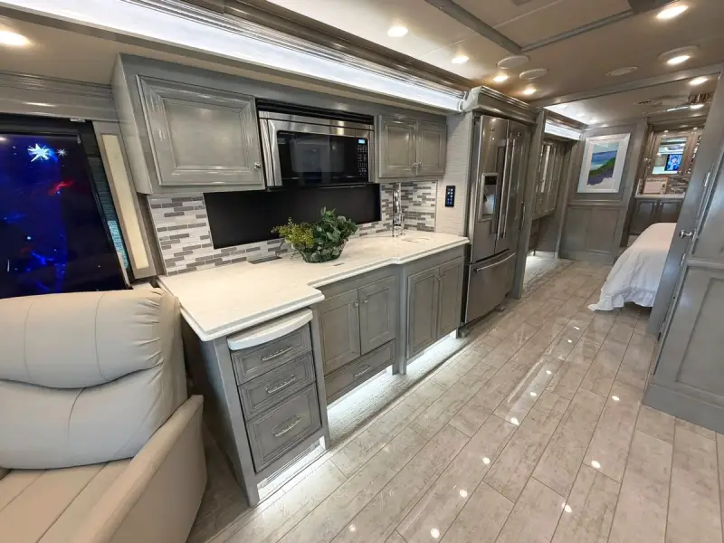 2020 Tiffin Phaeton 37BH photo 20