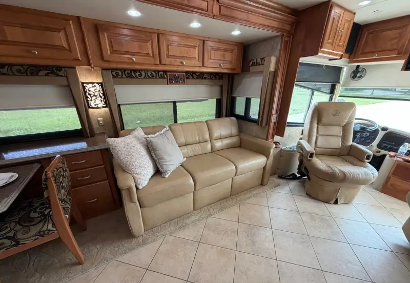 2011 Tiffin Phaeton 40QTH photo 21