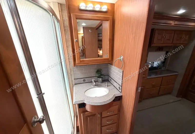 2011 Tiffin Phaeton 40QTH photo 24