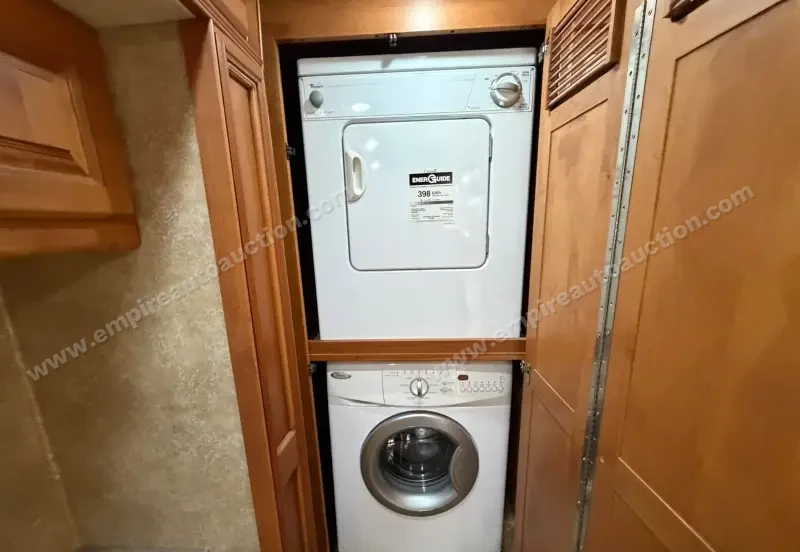 2011 Tiffin Phaeton 40QTH photo 30
