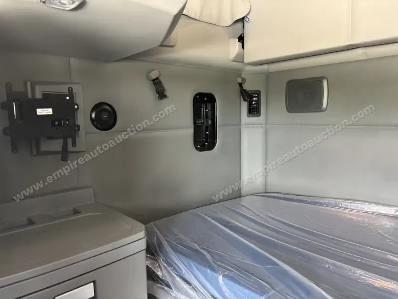 2021 Kenworth T680 photo 9