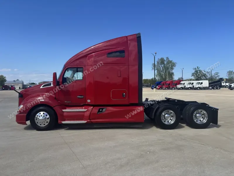 2021 Kenworth T680 photo 23