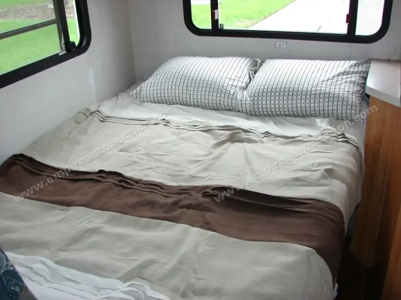1999 Coachmen Catalina Sport photo 16