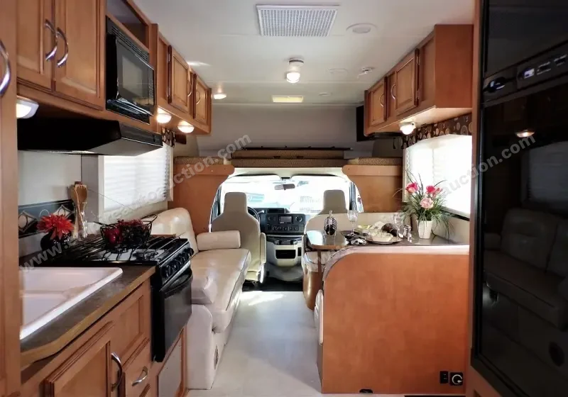 2014 Itasca Spirit 25B photo 23
