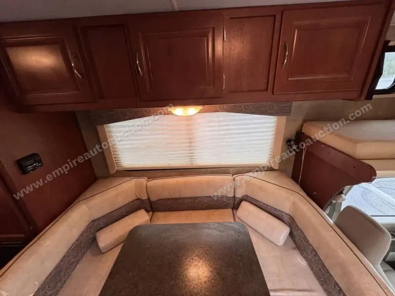 2015 Winnebago Minnie Winnie 22R photo 8