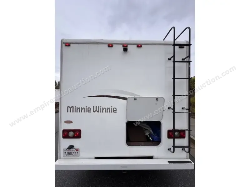 2015 Winnebago Minnie Winnie 22R photo 54