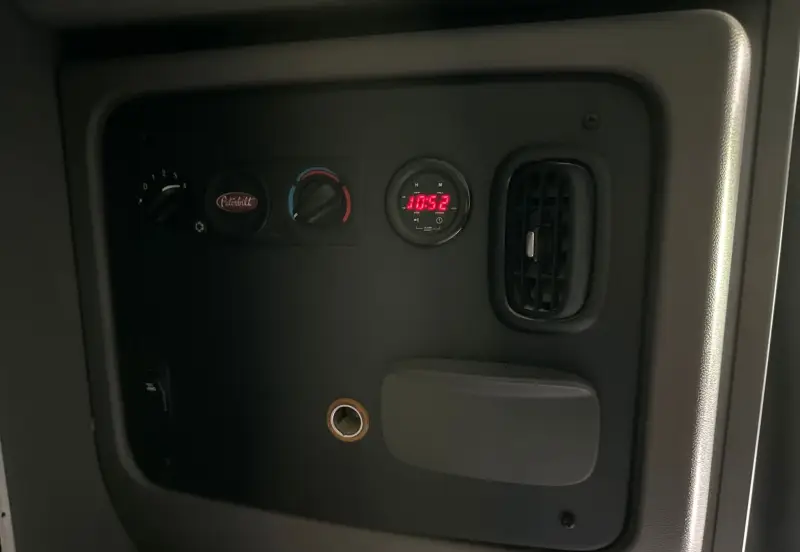 2021 Peterbilt 389 photo 56