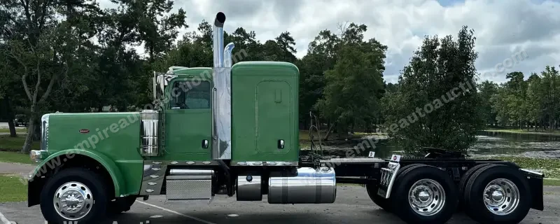 2021 Peterbilt 389 photo 8