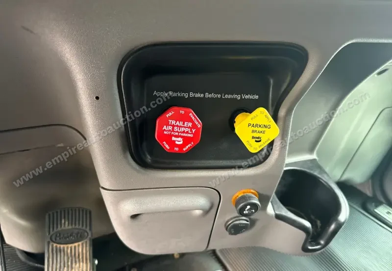 2021 Peterbilt 389 photo 40