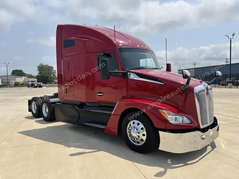 2022 Kenworth T680 Sleeper photo 18