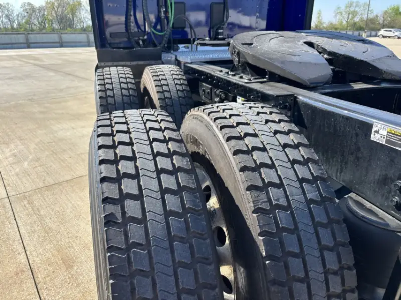 2022 Peterbilt 579 photo 25