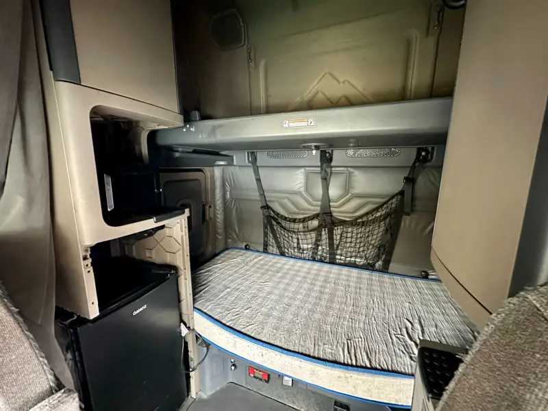 2018 Freightliner Cascadia 125 Evolution Sleeper photo 23