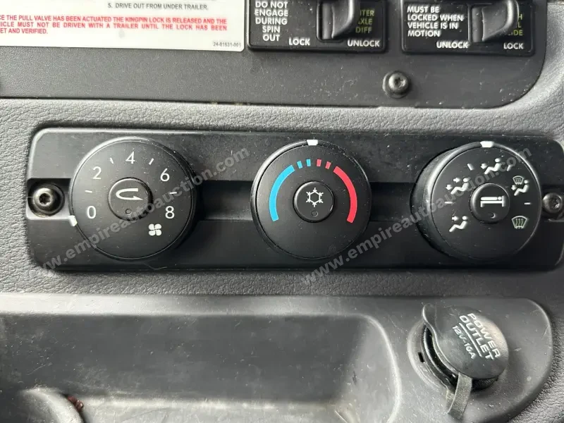 2018 Freightliner Cascadia 125 Evolution Sleeper photo 29