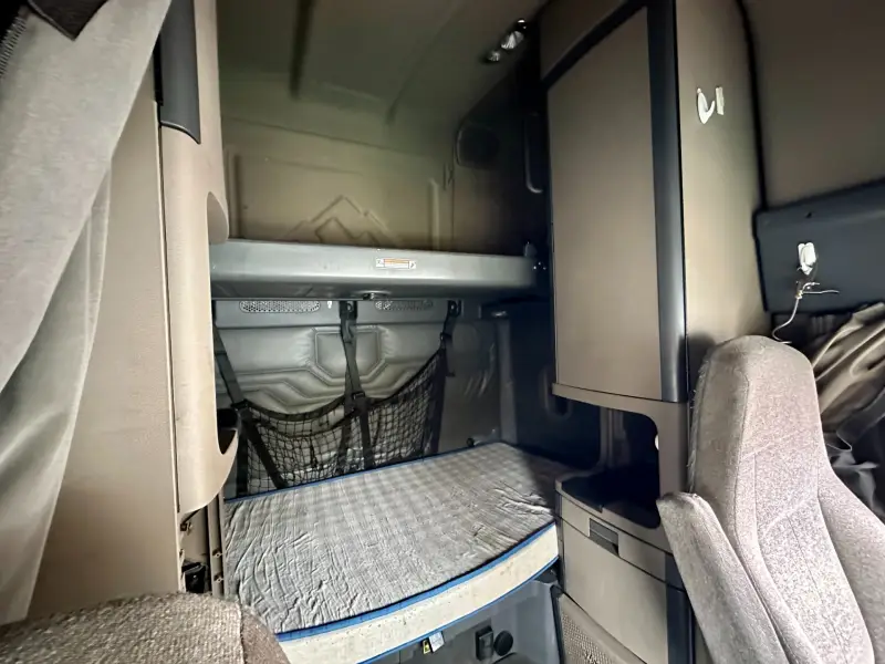 2018 Freightliner Cascadia 125 Evolution Sleeper photo 22