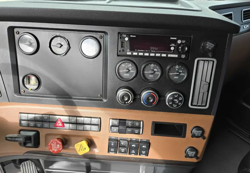 2022 Freightliner Cascadia photo 30