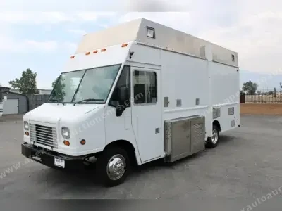 2013 Ford Catering Truck - Food Truck - E-550 Utilimaster 18 Ft Catering Step Van Food Truck For Sale