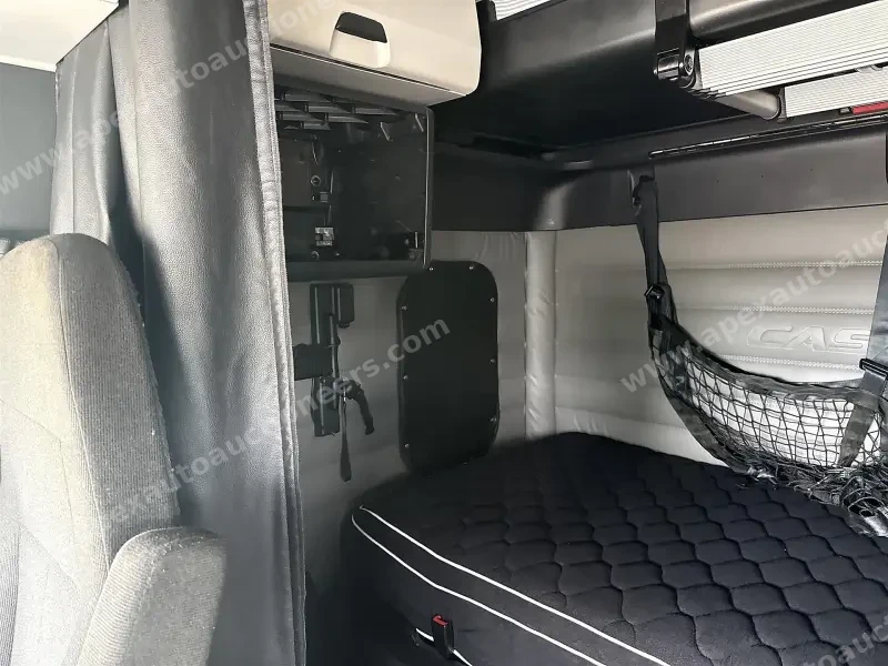 2022 Freightliner Cascadia 126 - Sleeper photo 8