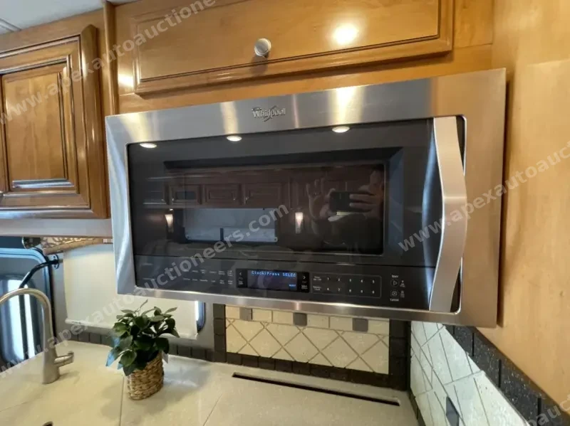 2016 Thor Motor Coach Palazzo 36.2 photo 24