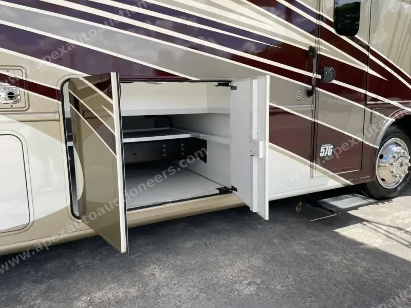2016 Thor Motor Coach Palazzo 36.2 photo 30