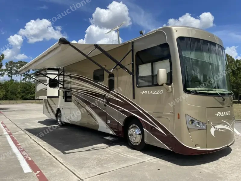 2016 Thor Motor Coach Palazzo 36.2 photo 35