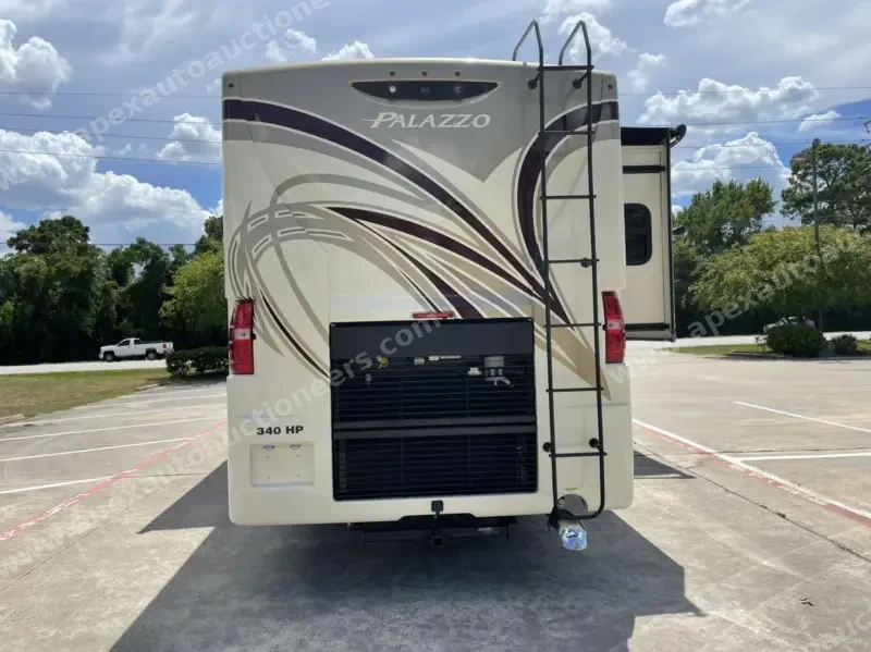 2016 Thor Motor Coach Palazzo 36.2 photo 28