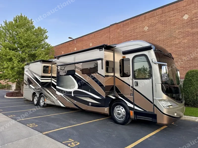 2015 American Revolution LE 42T Motorcoach photo 23