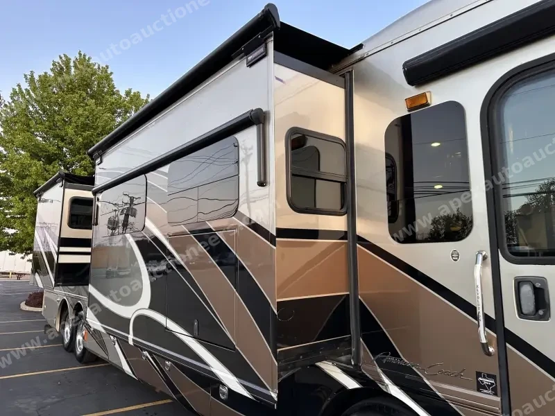 2015 American Revolution LE 42T Motorcoach photo 32