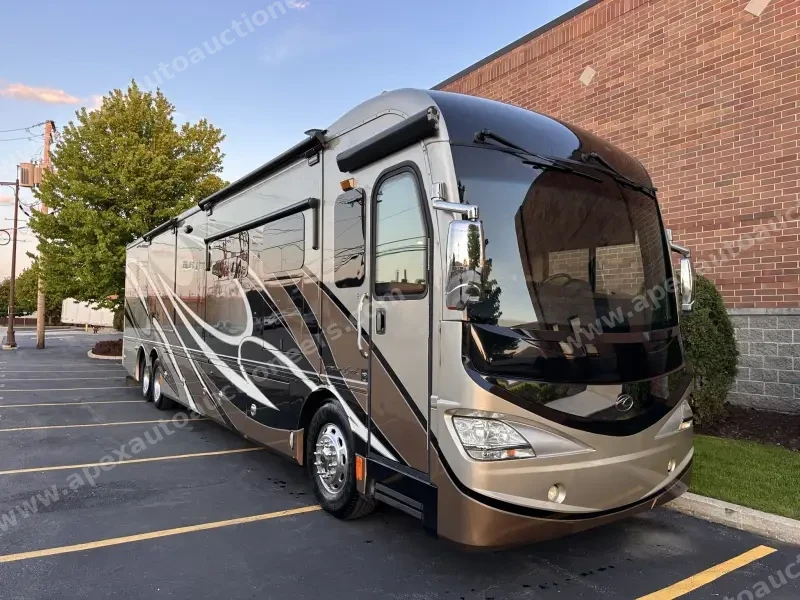 2015 American Revolution LE 42T Motorcoach photo 4