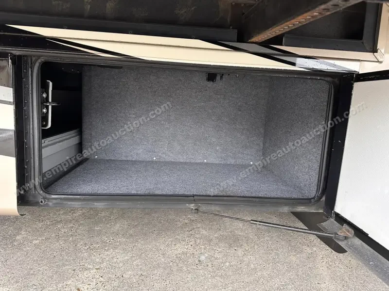 2015 Newmar Ventana 3807 photo 20