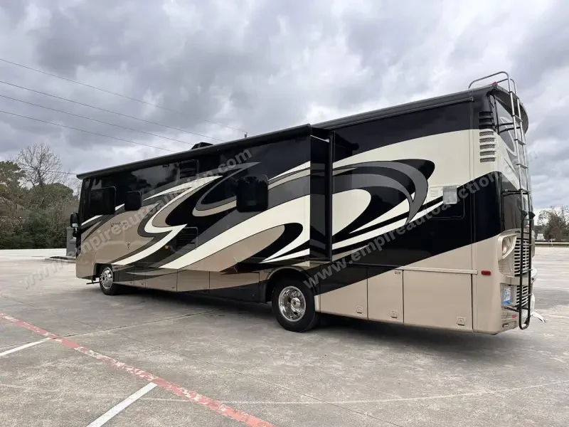 2015 Newmar Ventana 3807 photo 7