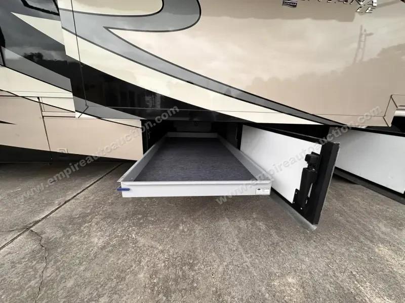 2015 Newmar Ventana 3807 photo 22