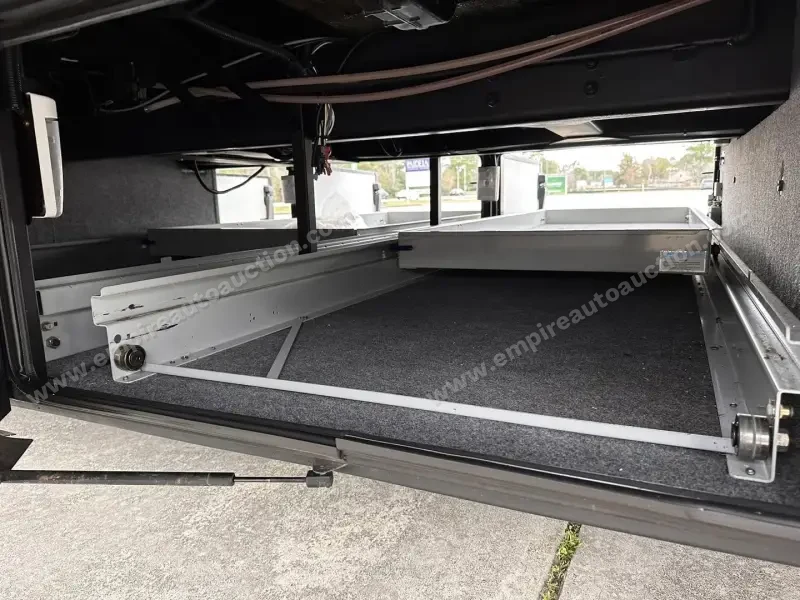 2015 Newmar Ventana 3807 photo 28