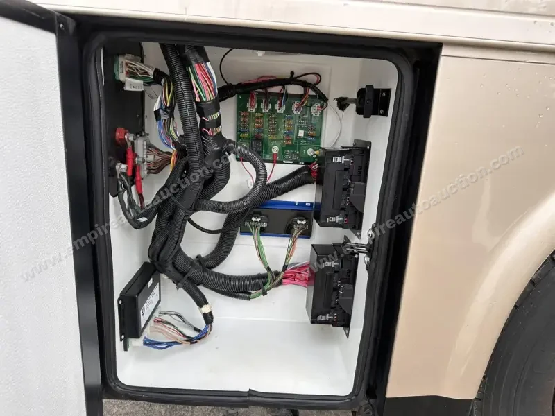 2015 Newmar Ventana 3807 photo 32
