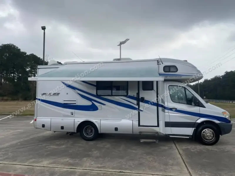 2009 Fleetwood Pulse 24a photo 8