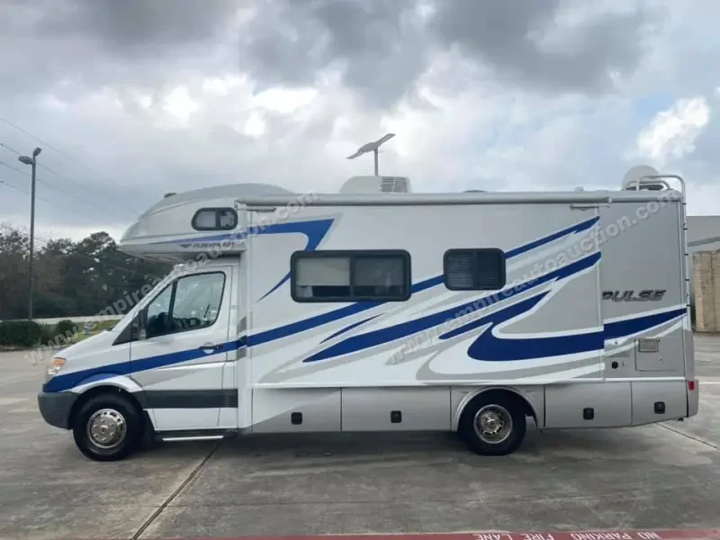 2009 Fleetwood Pulse 24a photo 4