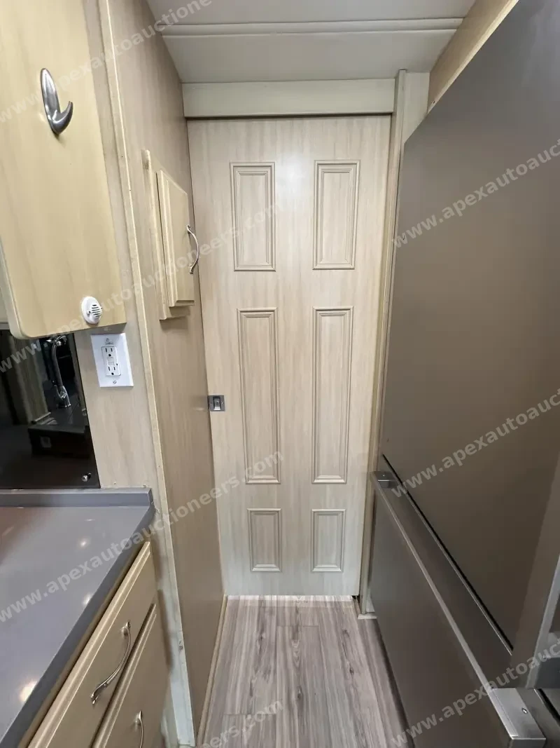 2007 Coachmen Sportscoach Legend 40 photo 42